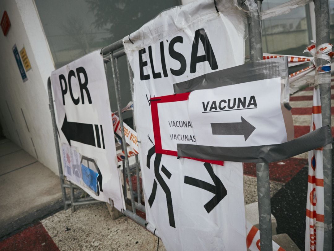 Indicadores de vacunación y de realización de test antígenos y PCR de detección del COVID-19 en el Recinto ferial de Navarra