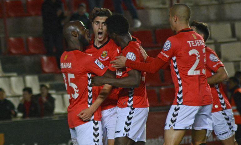 El jugadors del Nàstic celebren el gol de l'empat contra el Lugo.