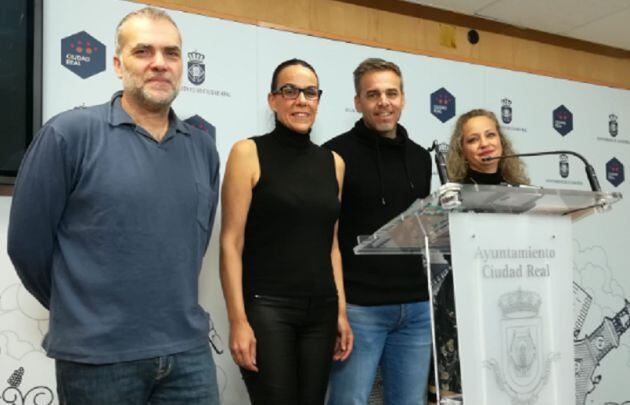 Nacho Sanchez, concejal de Cultura, Eva María Masías, concejal de Festejos, Antonio Gallego, concejal de Deportes y Ana Belén Chacón concejal de Igualdad y Consumo durante la presentación de la programación