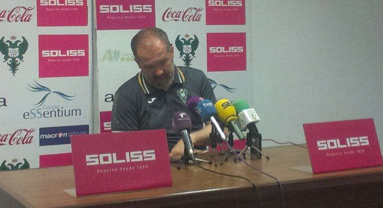 Josip Visnjic ayer en rueda de prensa