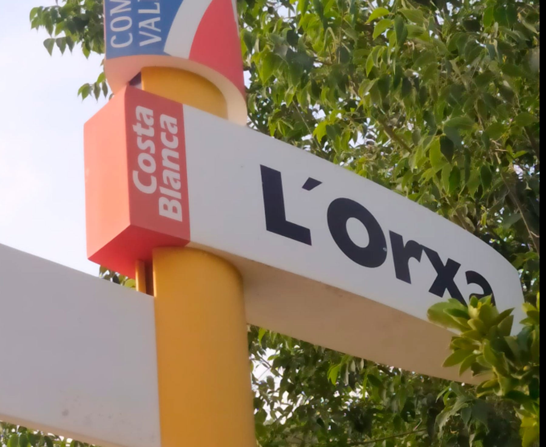 Imagen del cartel anunciador de L&#039;Orxa en la entrada de la población