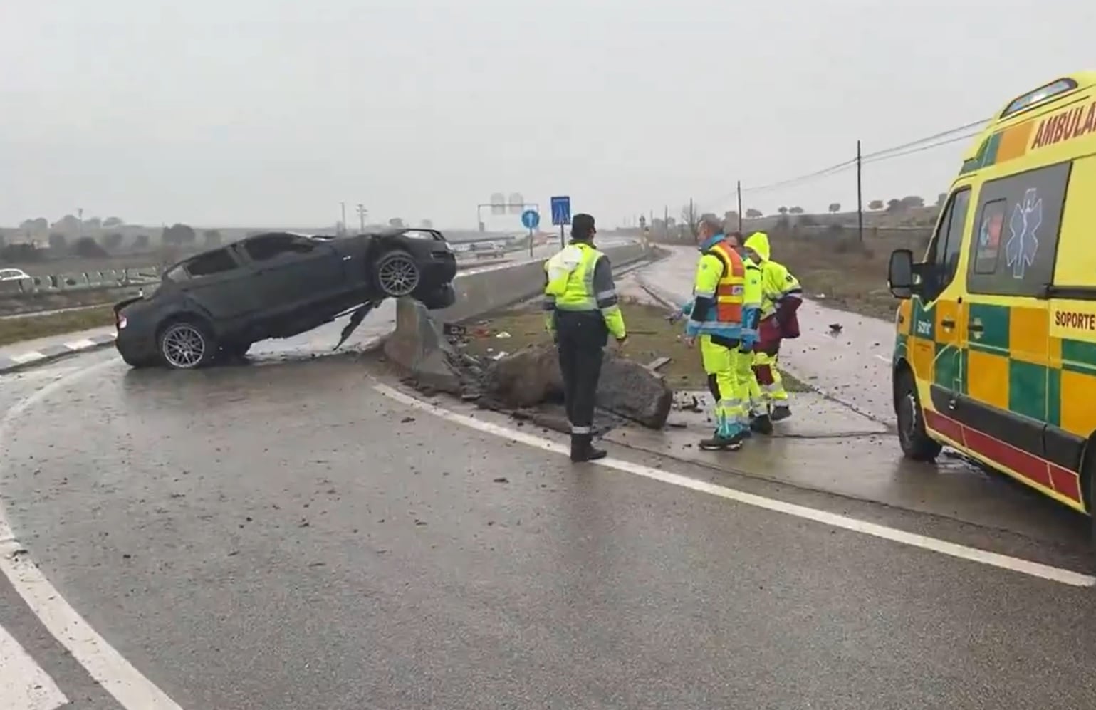 Dos jóvenes de 19 años heridos al salirse de la M-609 en Colmenar Viejo