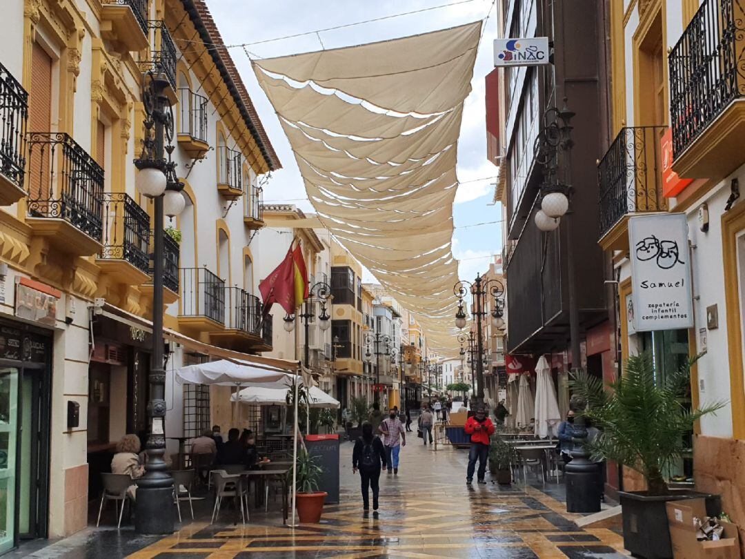 Toldos en el casco histórico de Lorca para bajar la temperatura ambiente.