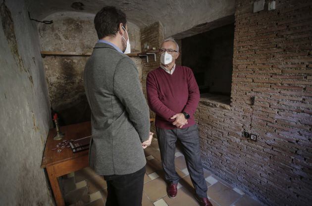 El alcalde de València, Joan Ribó, visita una de les Covetes de Sant Joan
