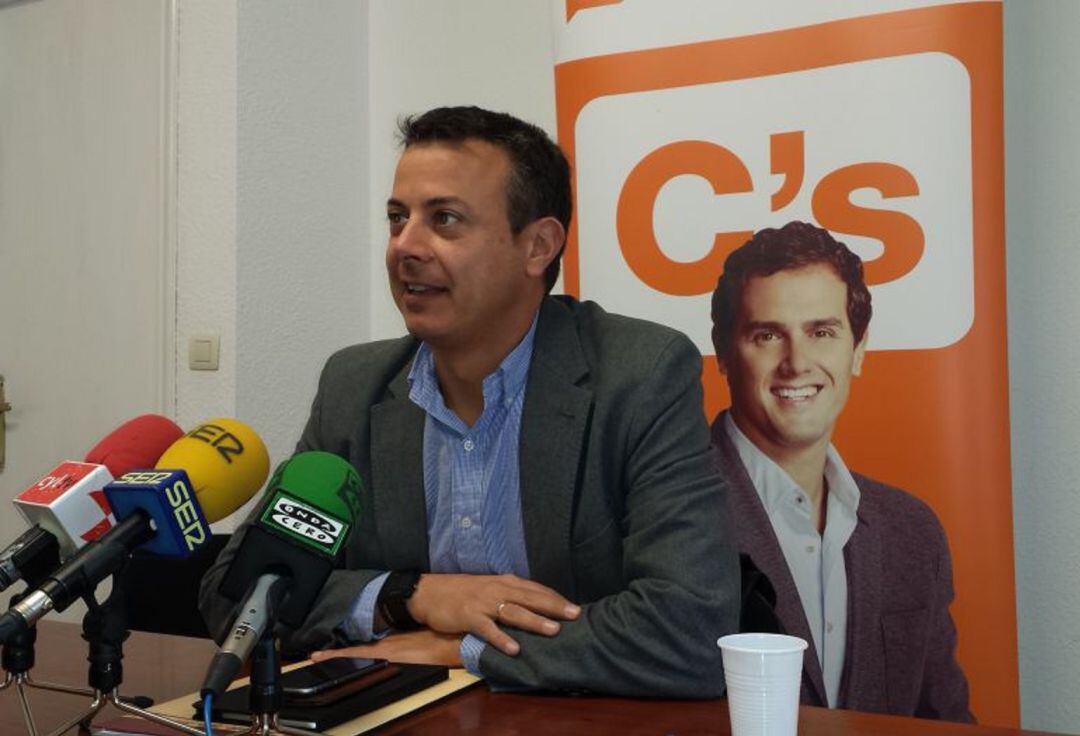 Juan Pablo Izquierdo deja su cargo interno en Ciudadanos