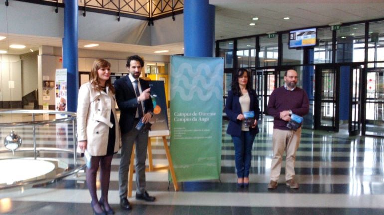 Inauguración de la muestra &quot;A esfera da auga&quot; que permanecerá en el Campus de Ourense durante dos semanas