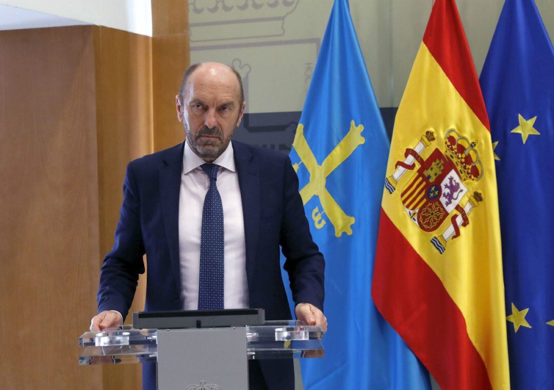 El vicepresidente Juan Cofiño durante una rueda de prensa. 