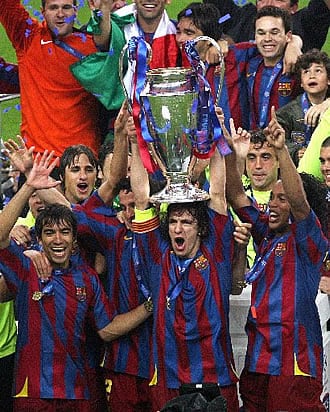 Puyol alza la segunda Copa de Europa del Barça