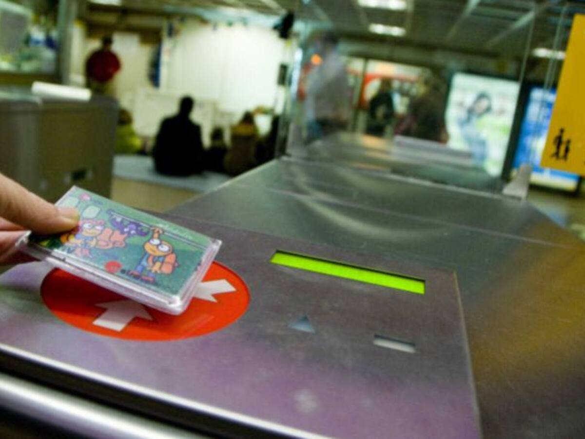 Jaulas para pájaros, sillas de ruedas o muletas, entre los objetos perdidos de Metro Valencia