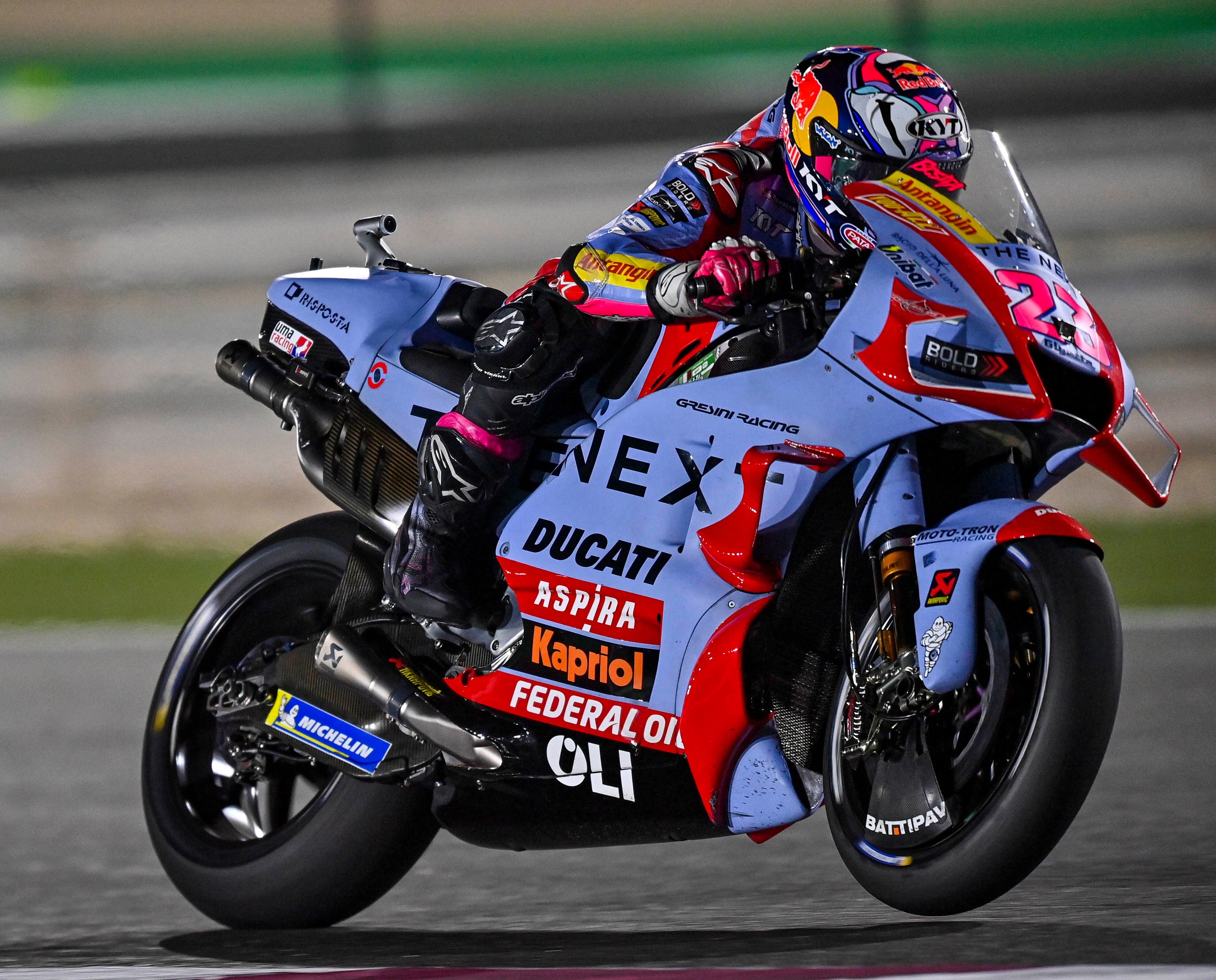 Doha (Qatar), 06/03/2022.- Italian MotoGP rider Enea Bastianini of the Gresini Racing MotoGP team is on his way to win the Motorcycling Grand Prix of Qatar at the Losail international circuit in Doha, Qatar, 06 March 2022. (Motociclismo, Ciclismo, Catar) EFE/EPA/NOUSHAD THEKKAYIL
