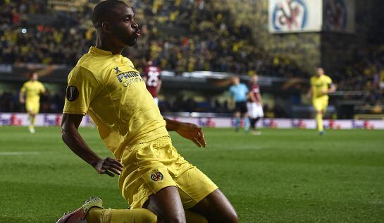 Bakambu celebra el primero gol