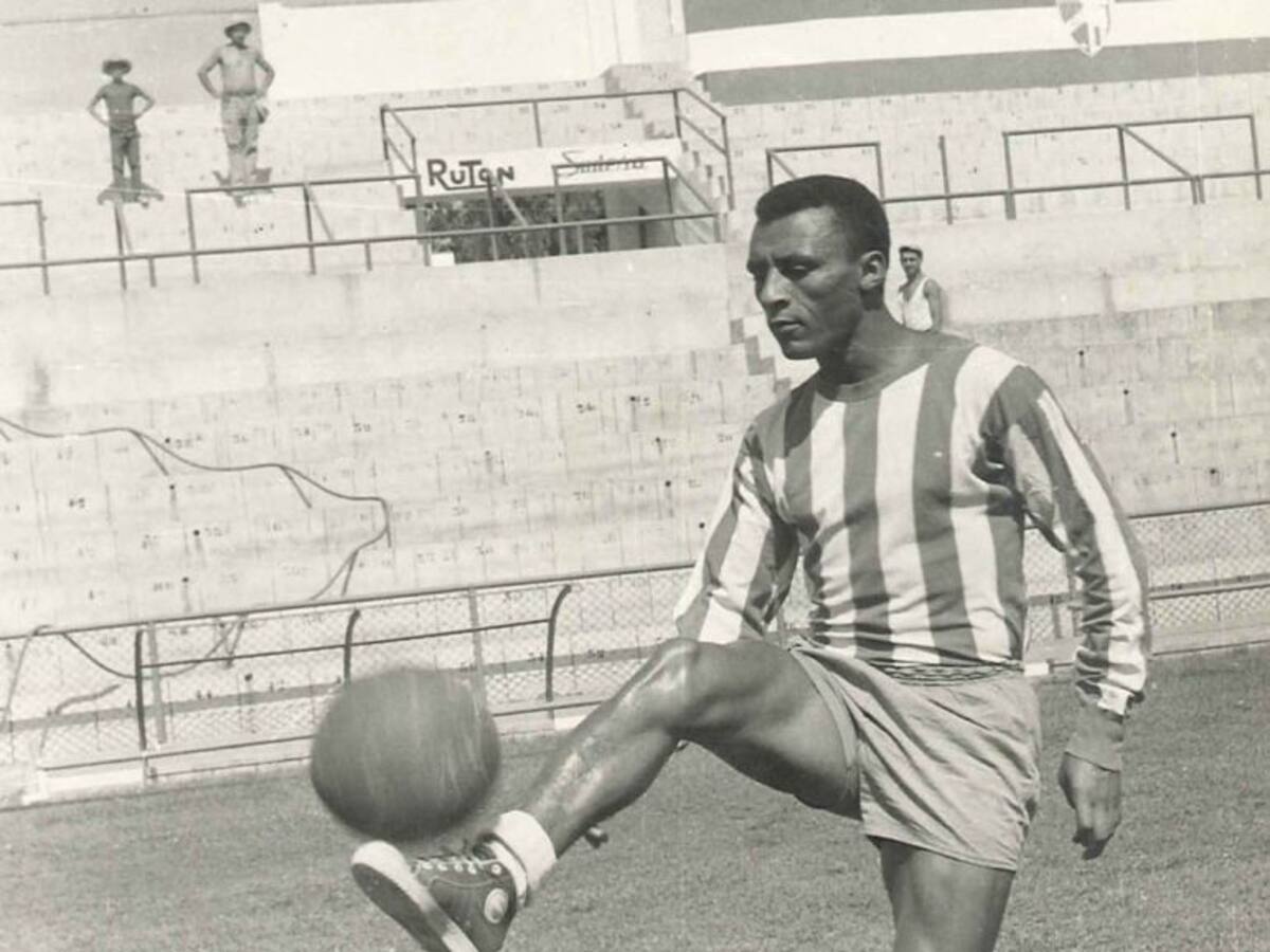 La puerta 6 de La Rosaleda llevará el nombre de Ben Barek