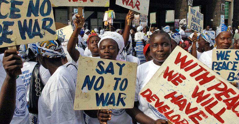 Manifestación de mujeres por la paz en Liberia