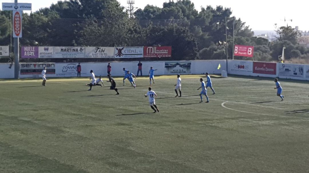 Imagen del derbi entre la Peña y la Ud Ibiza esta temporada