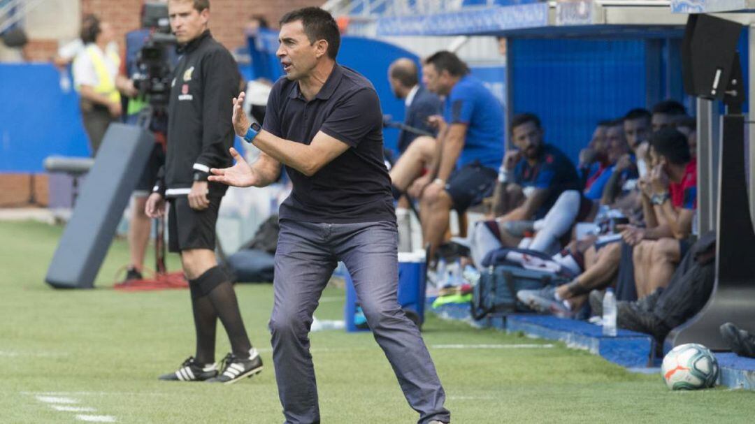 Asier Garitano da instrucciones durante el partido contra el Mallorca.