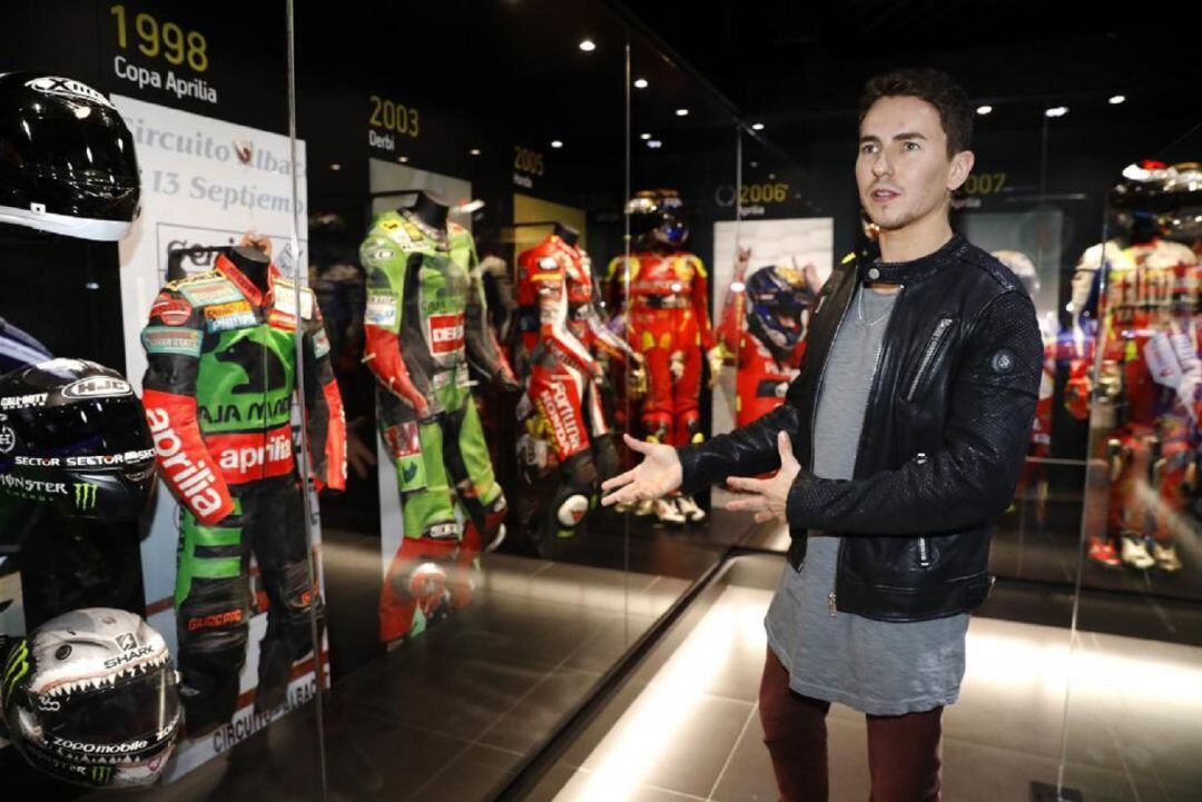 Jorge Lorenzo en la inauguració ara fa dos anys del World Champions 99, el museu que portava el seu nom a Andorra la Vella i que ha tancat de forma sobtada.