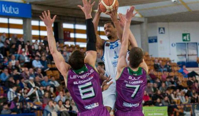 El Sáenz Horeca Araba viajaba a Tarragona con la necesidad de ganar y lo hizo a la primera.