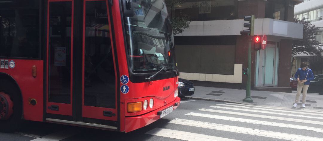 Carteles en los buses con motivo del Día Mundial en Recuerdo de las víctimas de tráfico