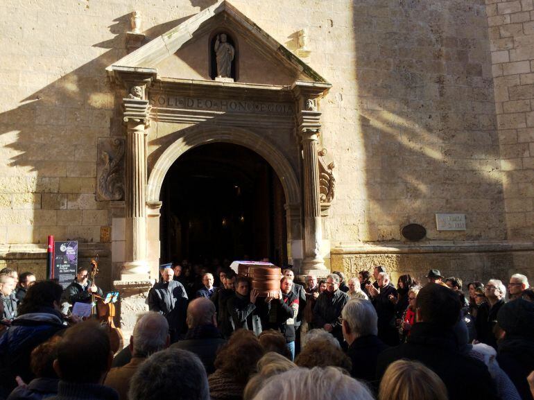 Últim comiat del funeral de Jaume Amenós