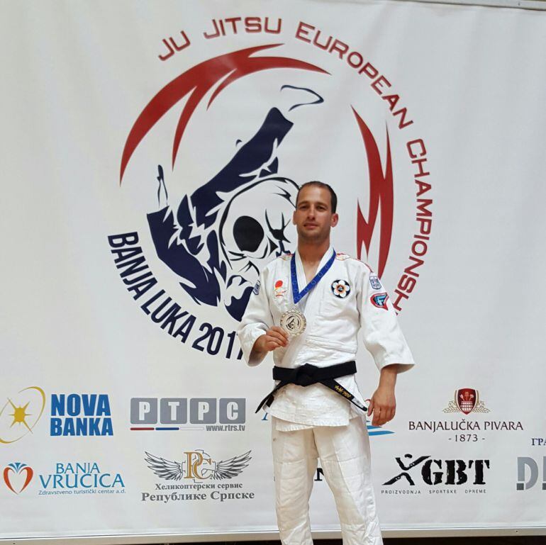 Una rotura de fibras en la pierna izquierda, impide a Felipe Iglesias, participar en el Campeonato de Europa de Jiu Jitsu