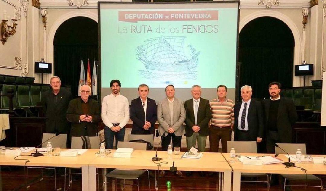 El alcalde de Santo Tomé, Francisco Jiménez junto al responsable dle CAAI, Arturo Ruiz en Pontevedra