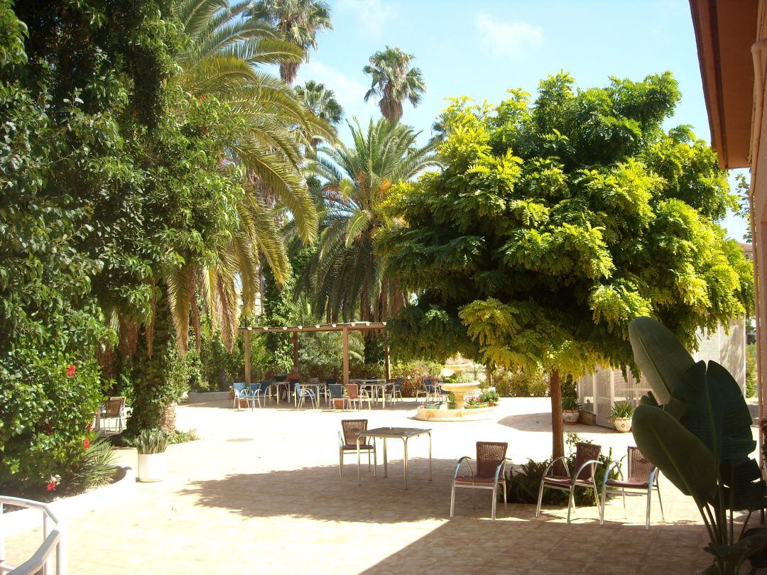 Jardín de la residencia edad dorada de San Pedro del Pinatar