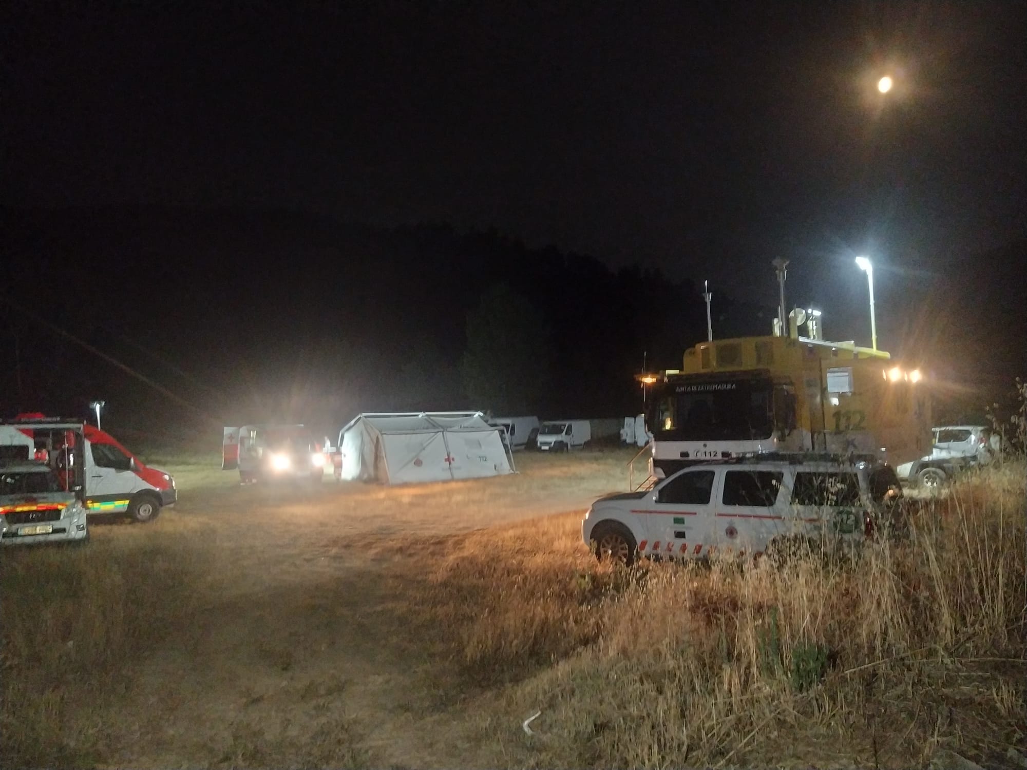 El Centro Avanzado de Mando se ha ubicado en el campo de futbol de Vegas de Coria