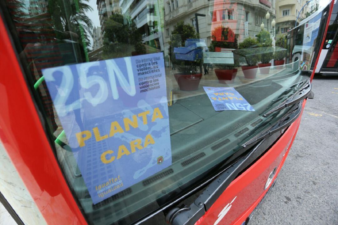 Cartel de la campaña municipal "Planta Cara" contra la violencia machista