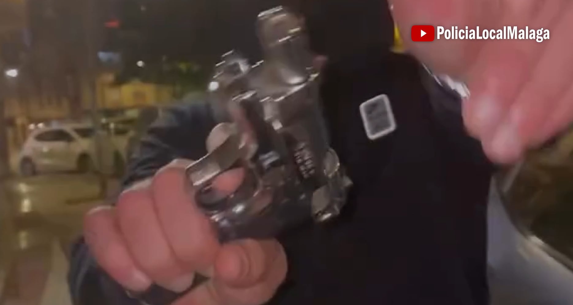 Imagen de la pistola de fogueo en Málaga