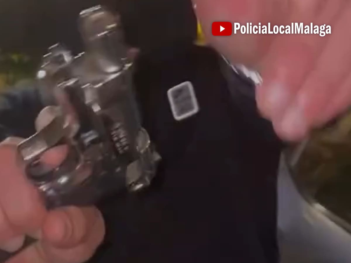 Denuncian en Málaga al organizador de una quedada de 40 jóvenes por desórdenes con pirotecnia y una pistola