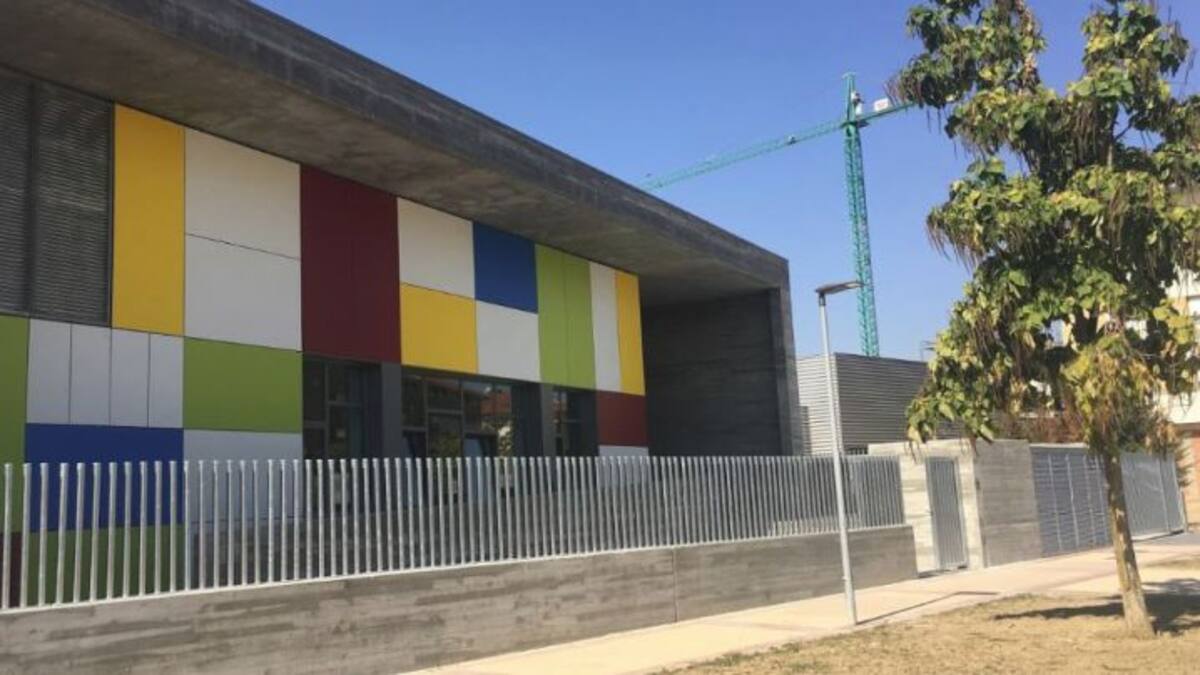 Sin instituto, pero con las primeras aulas