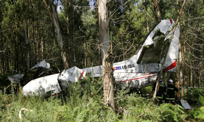 Han fallecido los dos tripulantes cuando intentaba aterrizar en el aeropuerto de Lavacolla, en Santiago de Compostela.