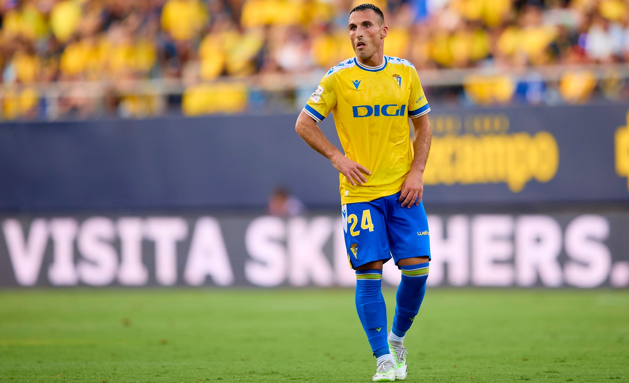 CADIZ, SPAIN - AUGUST 14: Fede San Emeterio of Cadiz CF reacts during the LaLiga EA Sports match between Cadiz CF and Deportivo Alaves at Estadio Nuevo Mirandilla on August 14, 2023 in Cadiz, Spain. (Photo by Fran Santiago/Getty Images)