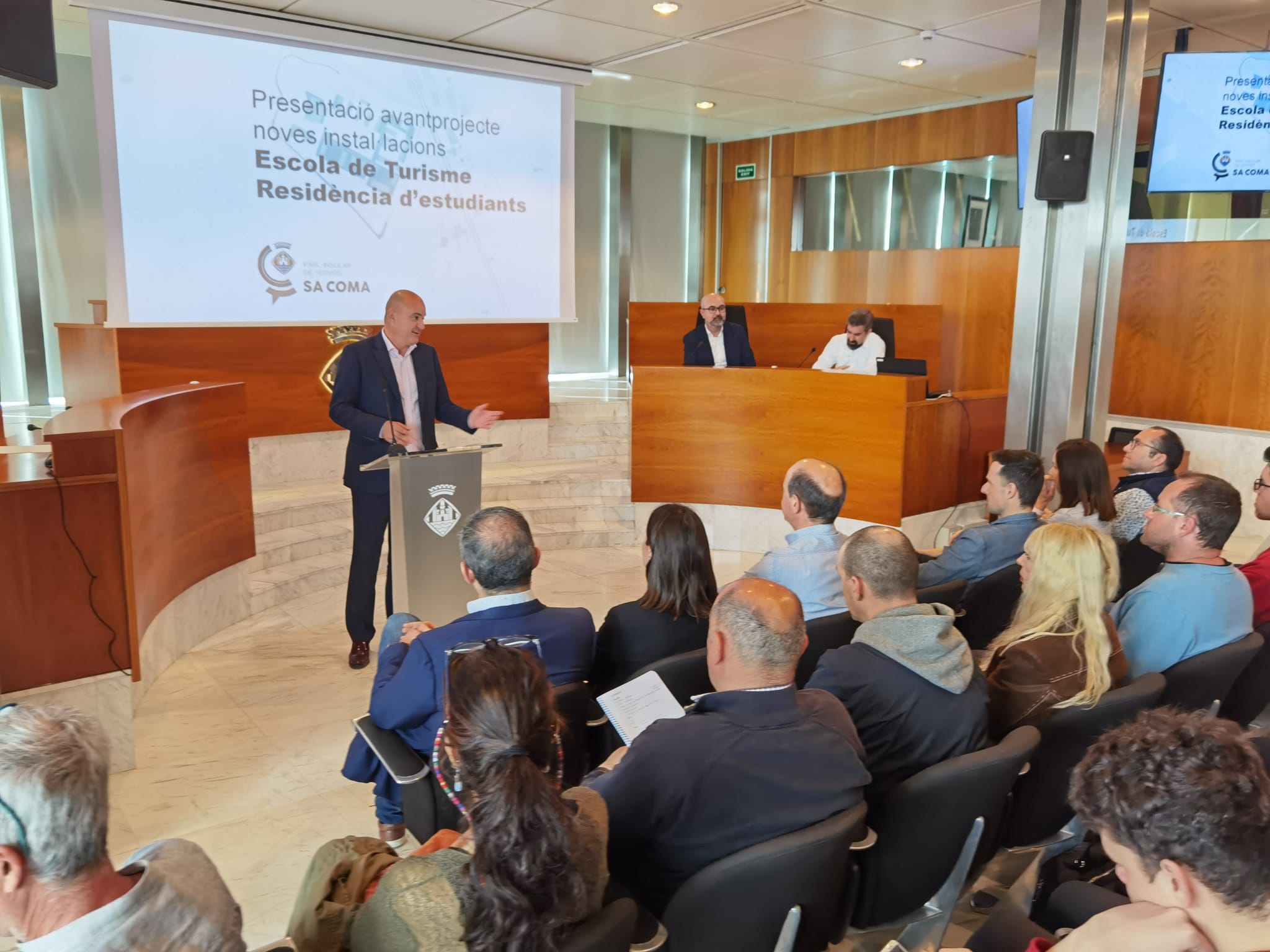 Presentación proyecto Escuela de Turismo