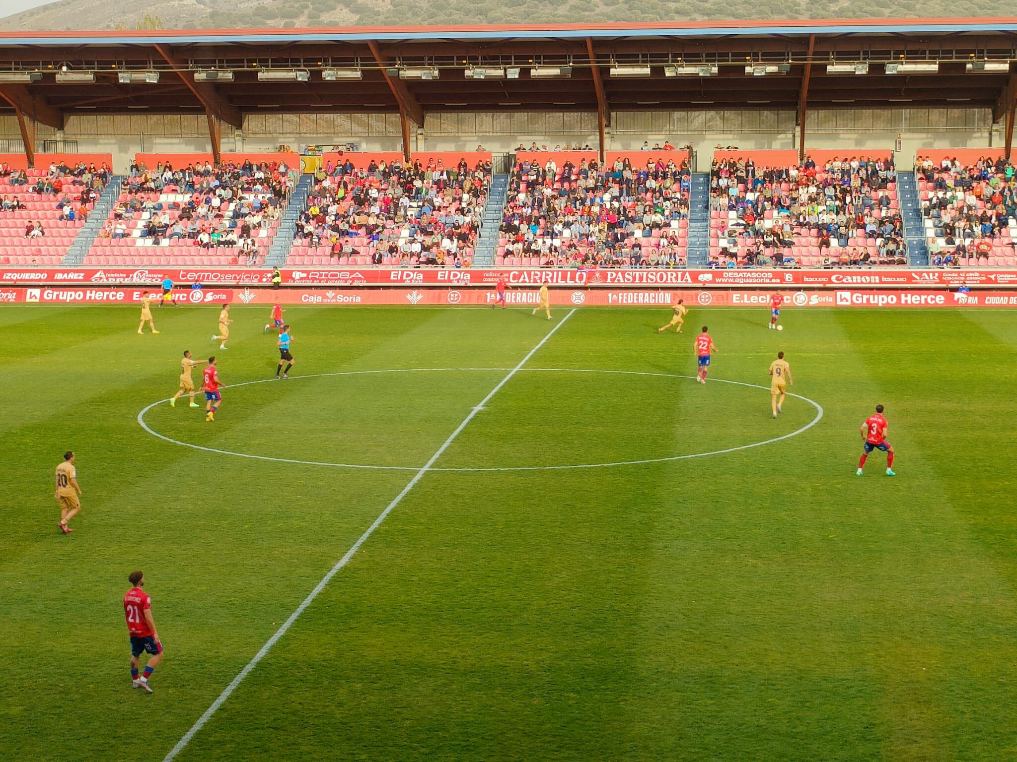 El Numancia empató 0-0 ante el Barça Atlètic en Los Pajaritos.