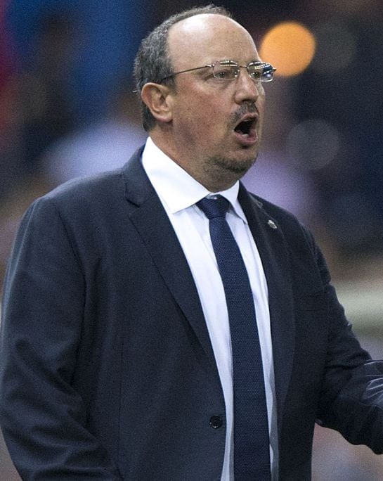 Benítez da órdenes a los suyos en el Calderón