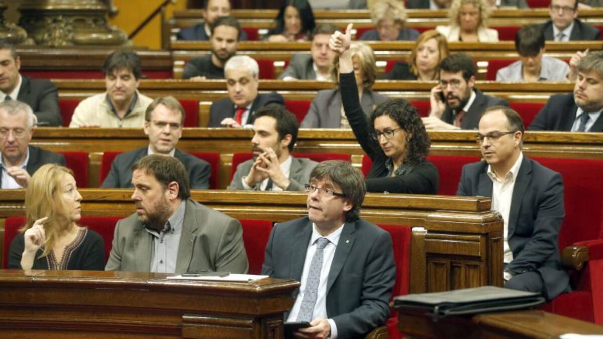 El Parlament aprova la moció de la CUP, però no sencera