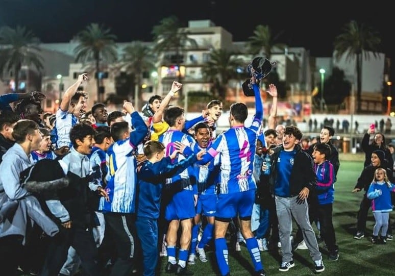 L&#039;Sporting va celebrar fa unes setmanes la Copa Regional guanyada a l&#039;Alaior als penalstis.