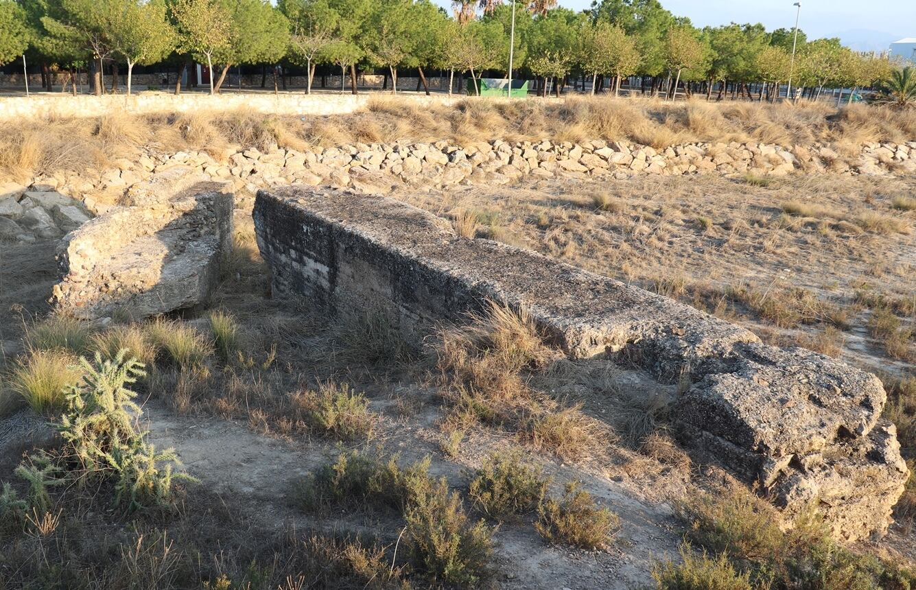 Imagen de la presa &#039;Pared de los Moros&#039; ubicada en el mismo cauce de la rambla de Churra
