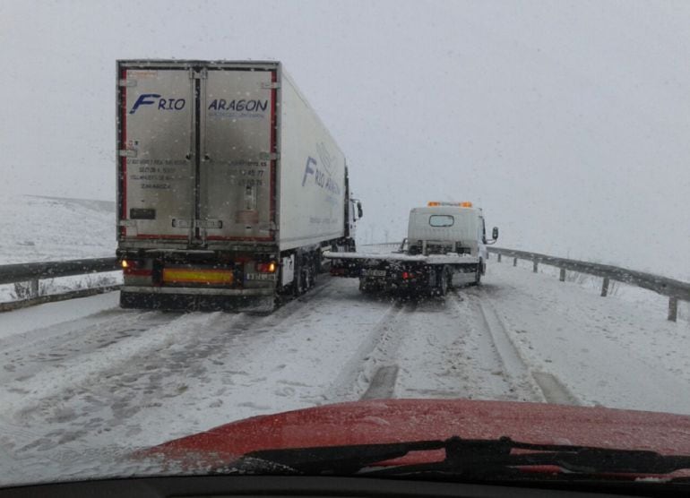 Tráfico en la A-125, en la comarca de Cinco Villas 