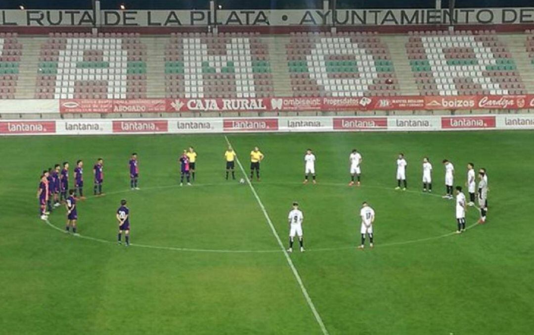 Minuto de silencio previo a uno de los partidos de la pasada edición