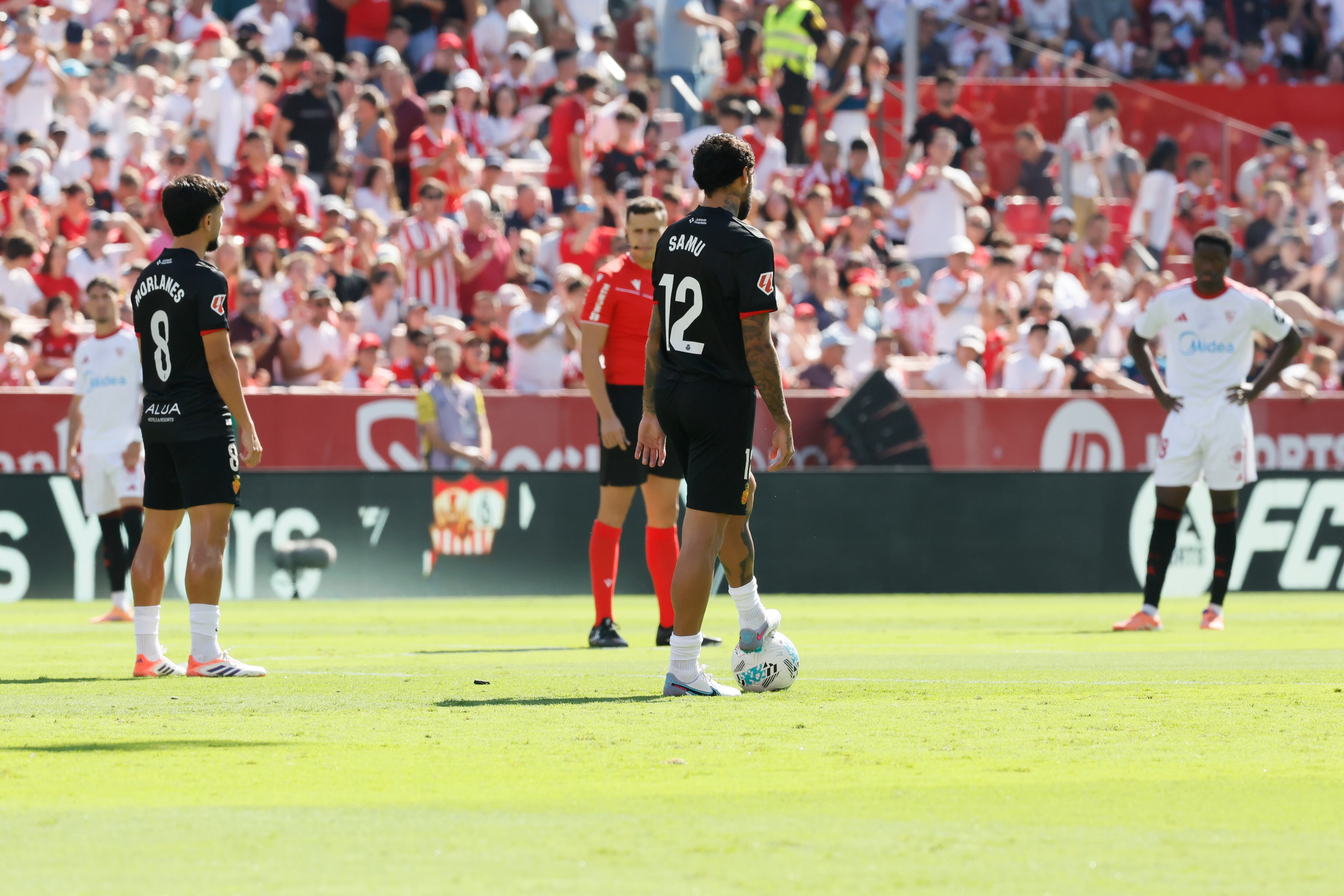 Protesta de los futbolistas por el Villarreal-Barcelona de Estados Unidos