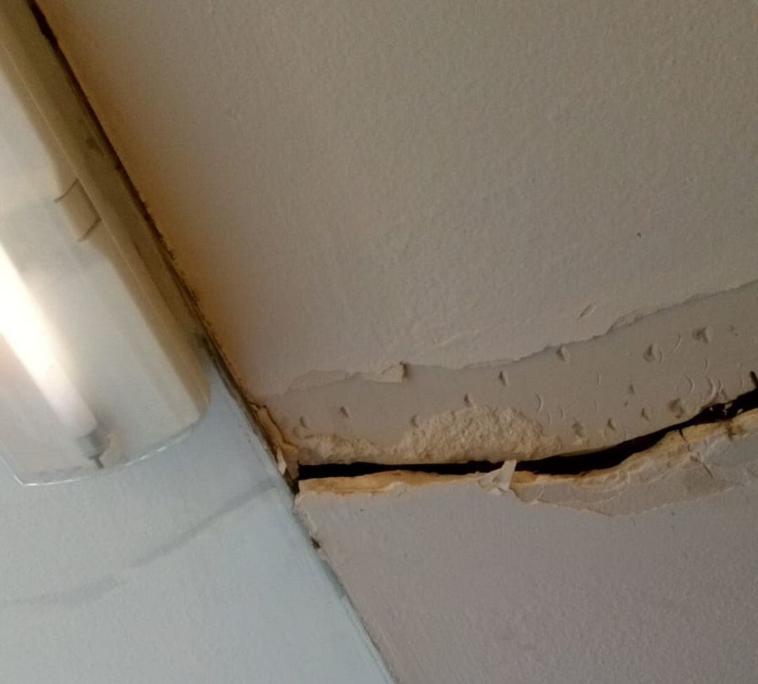 El techo del Colegio público Miguel Delibes de Móstoles