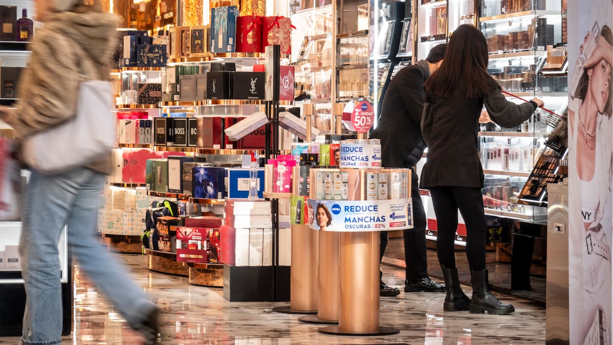 El paro vuelve a caer en Huelva gracias a las contrataciones navideñas y el Black Friday