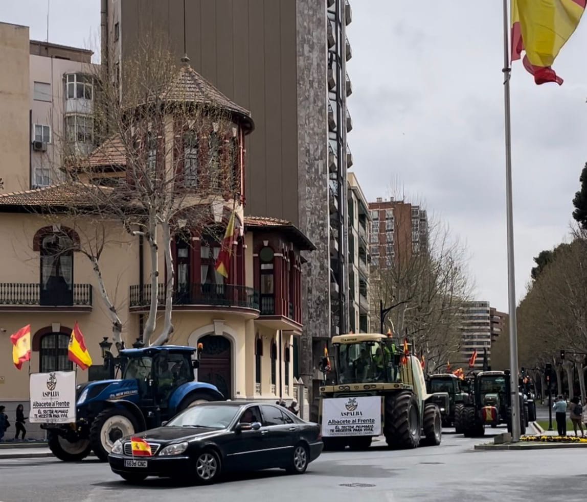 Imagen de la protesta por la Avenida de España de Albacete