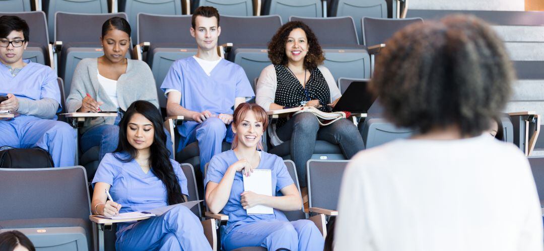 Muchos de los alumnos que hacen estos días la EvAU en la URJC elegirán la carrera de Medicina, que ha visto incrementar la demanda tras la COVID.