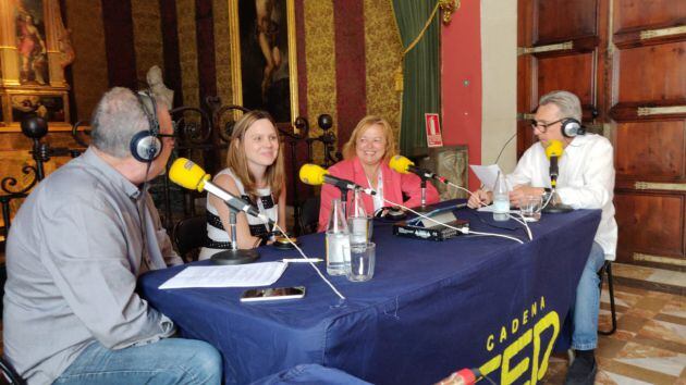 Belén Franch (izquierda) Jurado de Medio Ambiente en los premios Jaume I, ha sido galardonada por la NASA por sus estudios en el cambio climático. Trabaja en la Universidad de Maryland. - Rosa Menéndez (derecha) Jurado Investigación Básica en los premios Jaume I, es presidenta del Consejo Superior de Investigaciones Científicas (CSIC) desde 2017