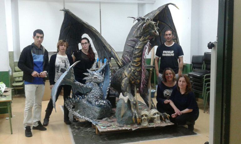 Diseño del dragón que este año han confeccionado en el CP Francisco Pizarro para San Jorge