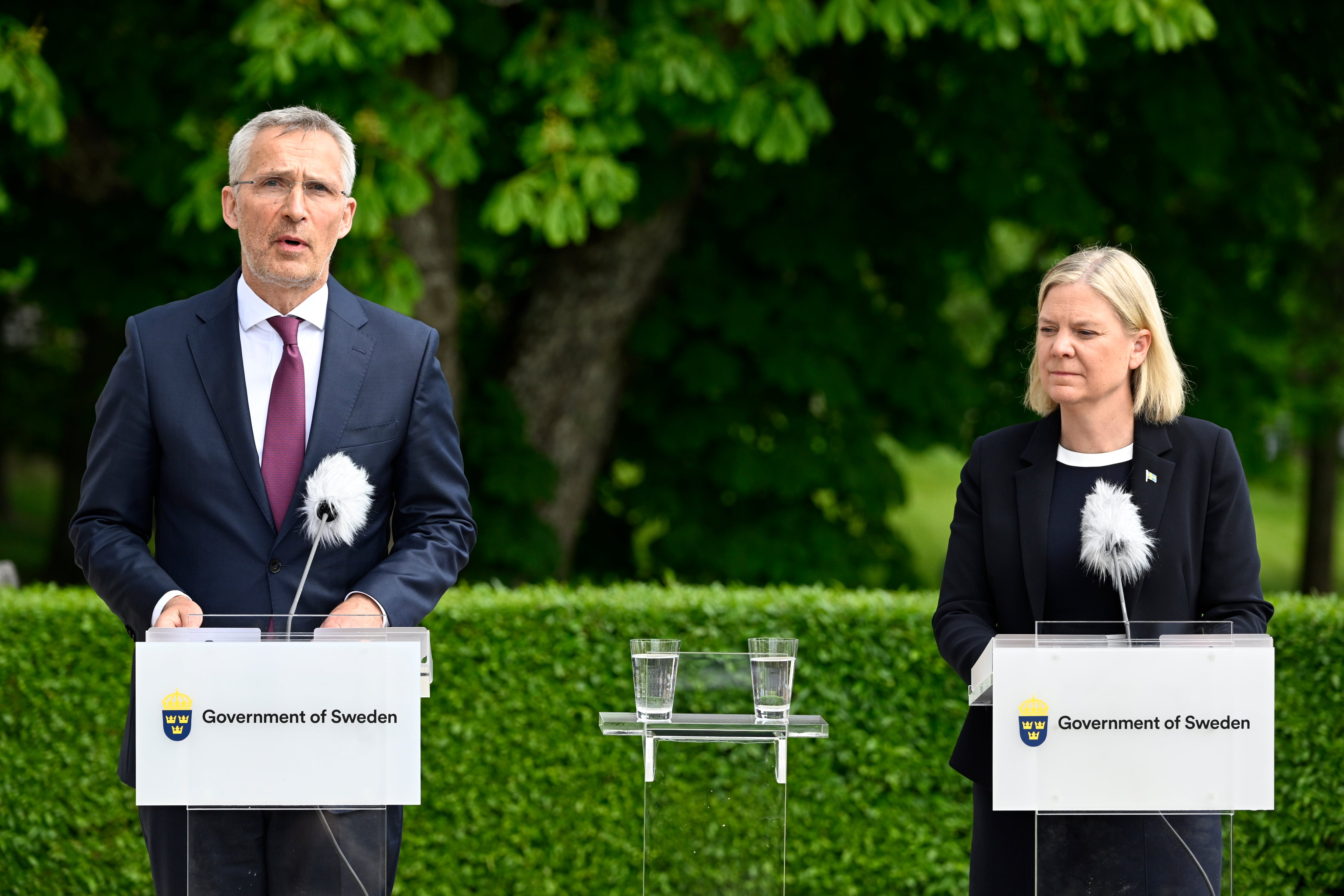 El secretario general de la OTAN, Jens Stoltenberg, junto a la primera ministra sueca, Magdalena Andersson