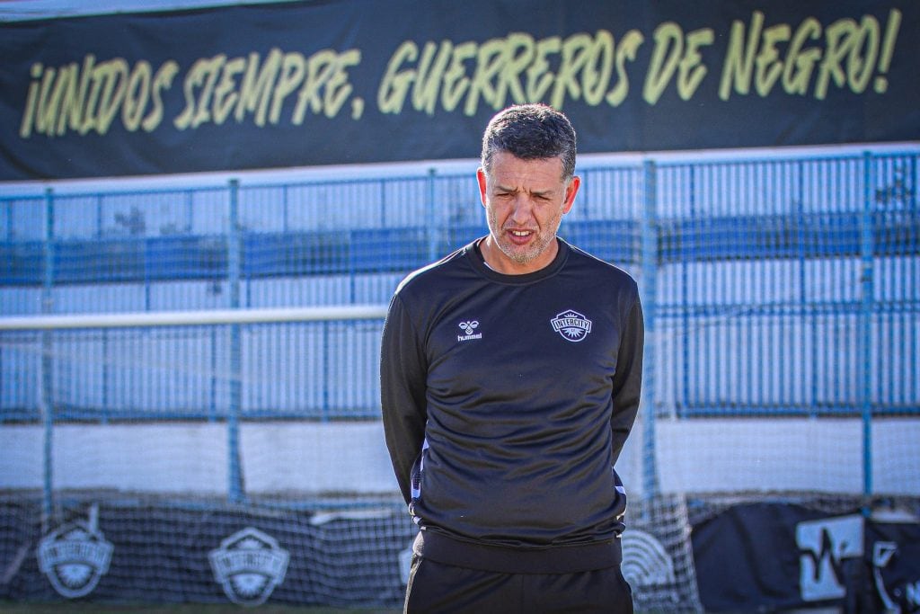 Alejandro Sandroni, entrenador del Intercity, en el estadio Antonio Solana